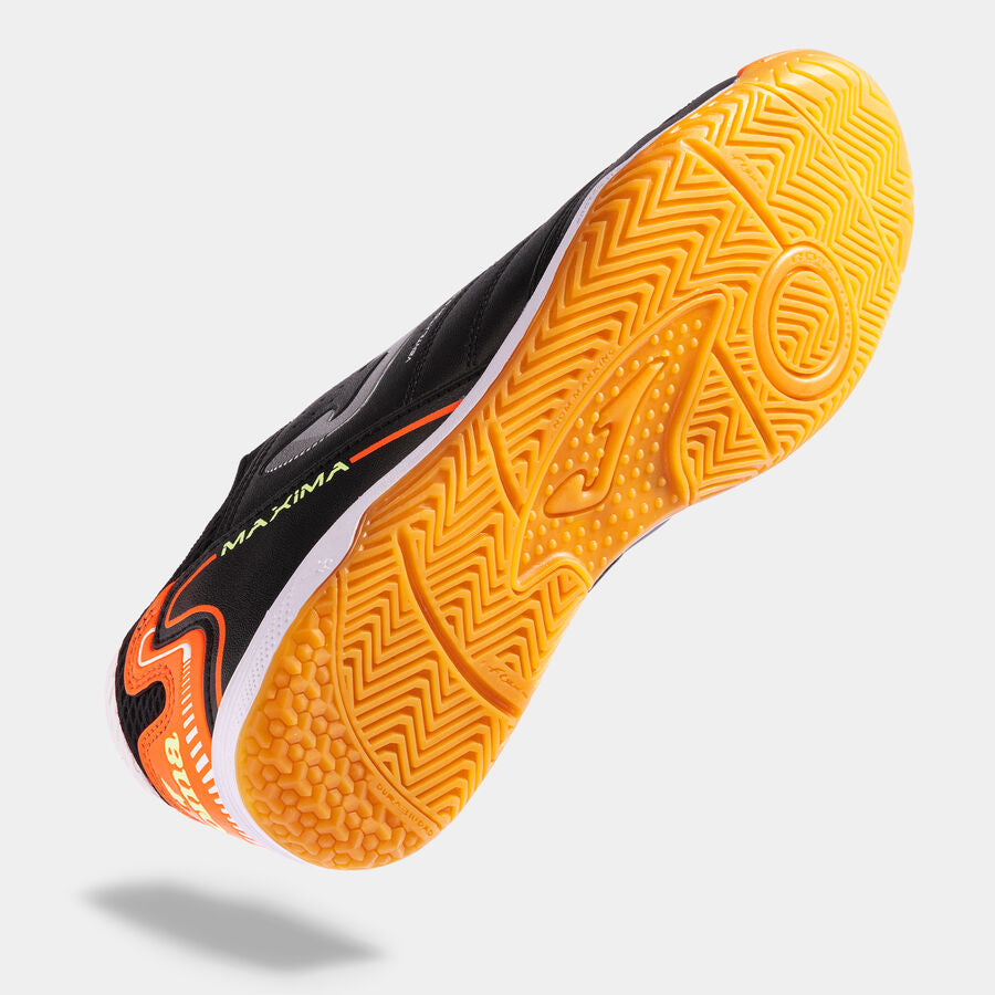 Non-marking orange rubber sole of JOMA Maxima futsal shoes with pivot points