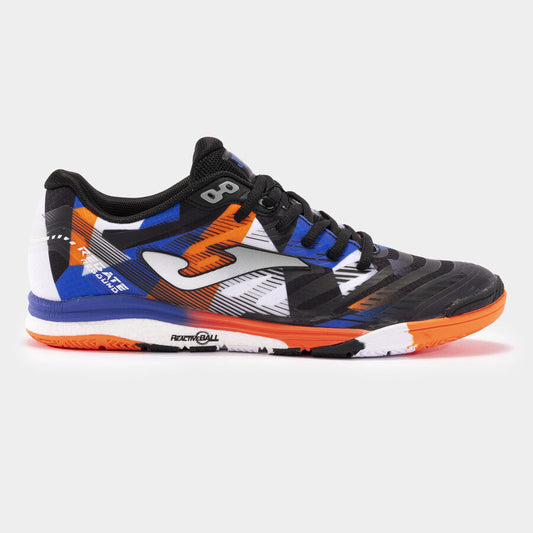 JOMA Regate Rebound 2401 futsal shoe in black and royal blue, side view showing breathable mesh upper with VTS perforations and front protection.