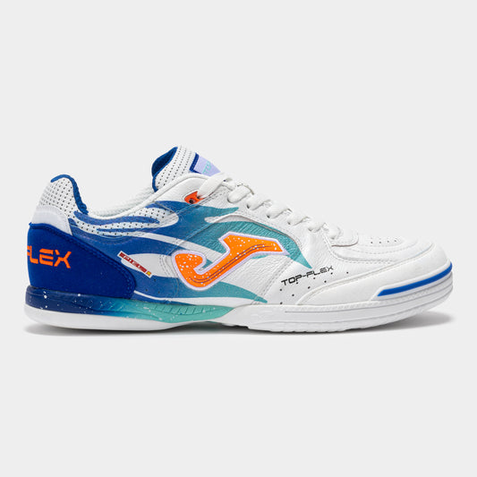 JOMA Top Flex 2576 futsal shoe in white and royal, side profile showing leather upper and FLEXO sole structure.