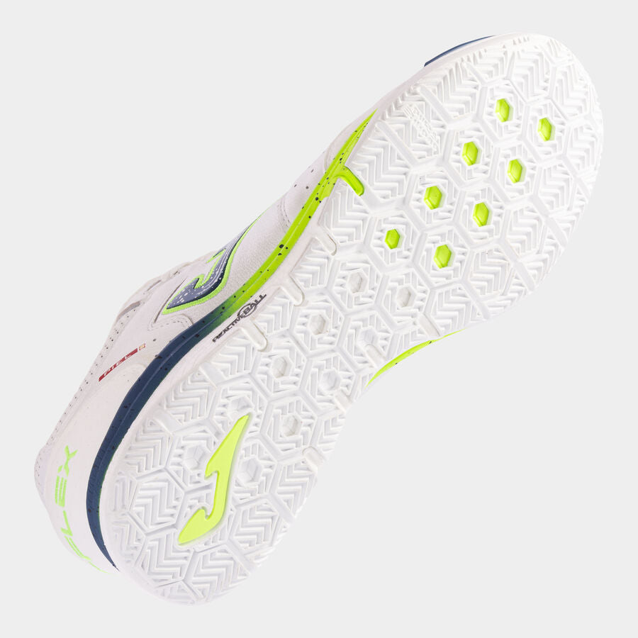 Underside of JOMA Top Flex Rebound 2402 featuring a grippy, abrasion-resistant indoor rubber sole.